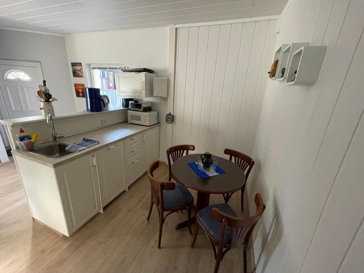 Schoener Ferienbungalow Umgeben Von Natur Und Nicht Weit Zur Ostsee Neubukow Exteriör bild