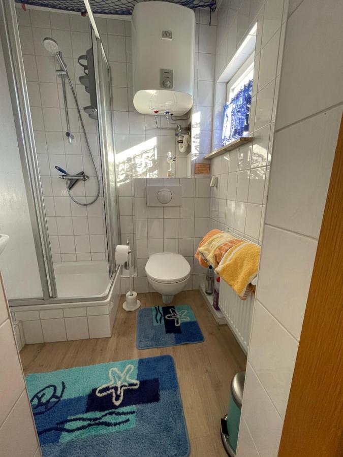 Schoener Ferienbungalow Umgeben Von Natur Und Nicht Weit Zur Ostsee Neubukow Exteriör bild