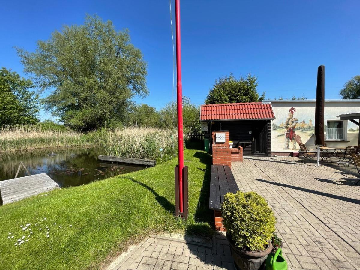 Schoener Ferienbungalow Umgeben Von Natur Und Nicht Weit Zur Ostsee Neubukow Exteriör bild
