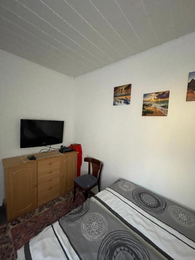 Schoener Ferienbungalow Umgeben Von Natur Und Nicht Weit Zur Ostsee Neubukow Exteriör bild